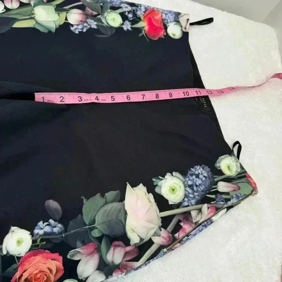 Ted Baker Baynar Kensington Floral Ankle Grazer Trouser Pants in Black size 2 - Picture 10 of 13